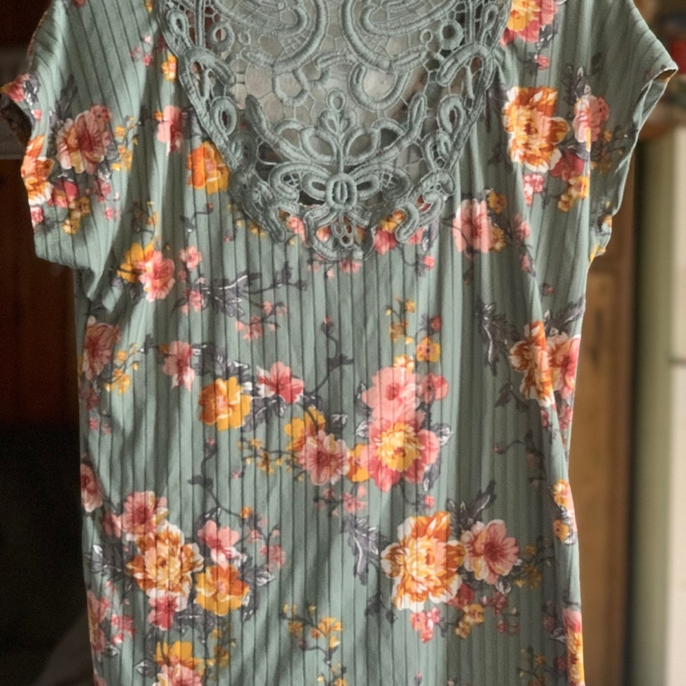 Womans lace back shirt